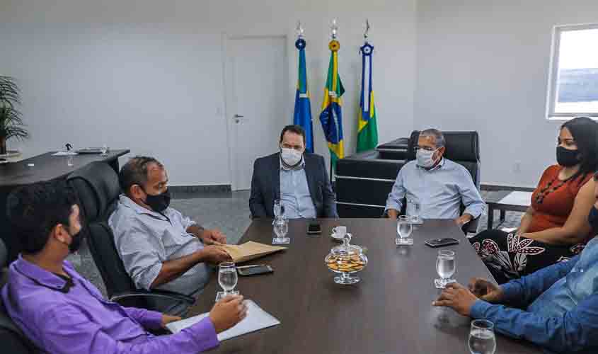 Presidente Alex Redano assegura R$ 300 mil para investir na agricultura em Guajará-Mirim