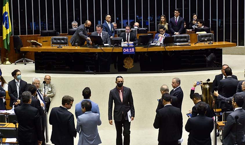 Congresso mantém maioria dos vetos  