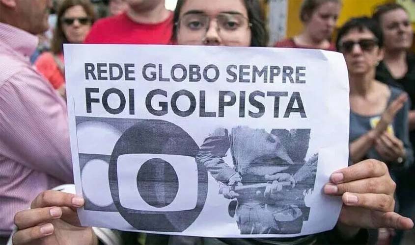 O governo Lula é quem paga a Globo, mas é a oposição quem aparece: Tarcísio ganha três páginas no jornalão carioca