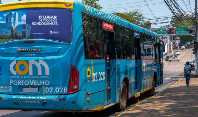 Usuários do transporte coletivo podem acompanhar a localização dos ônibus em tempo real por aplicativo