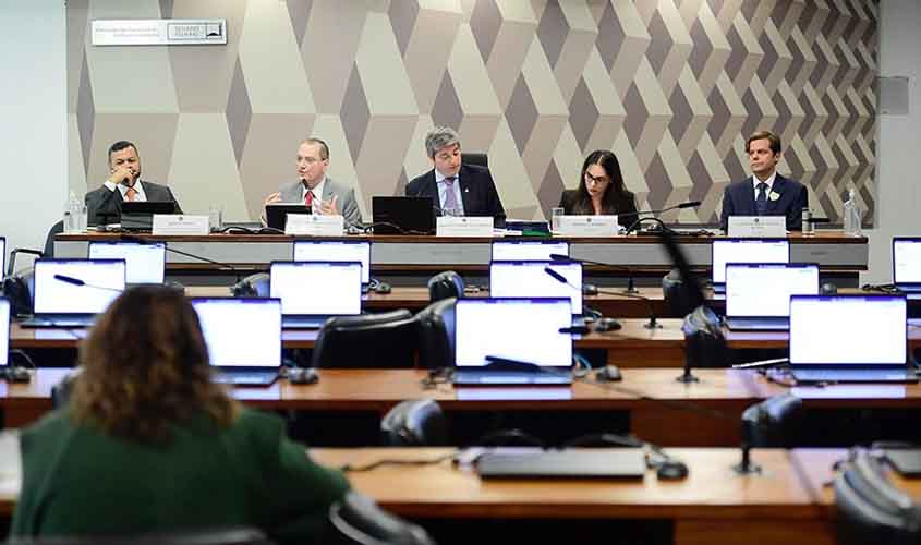 Debatedores criticam novas regras para partidos e candidaturas na CCJ  Fonte: Agência Senado