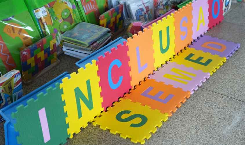 Prefeitura entrega materiais pedagógicos e potencializa atendimento educacional especializado