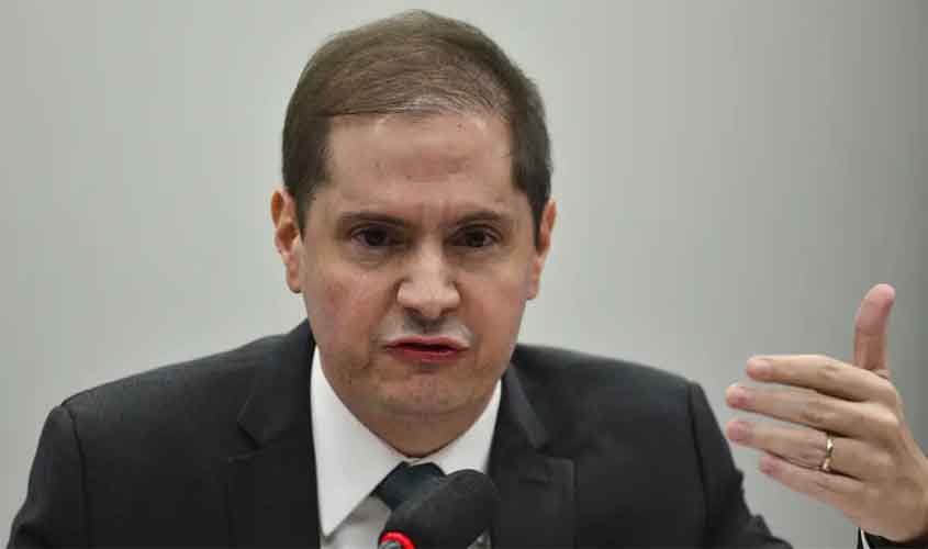 Ex-AGU confirma ao Supremo consulta de Bolsonaro para reverter urnas