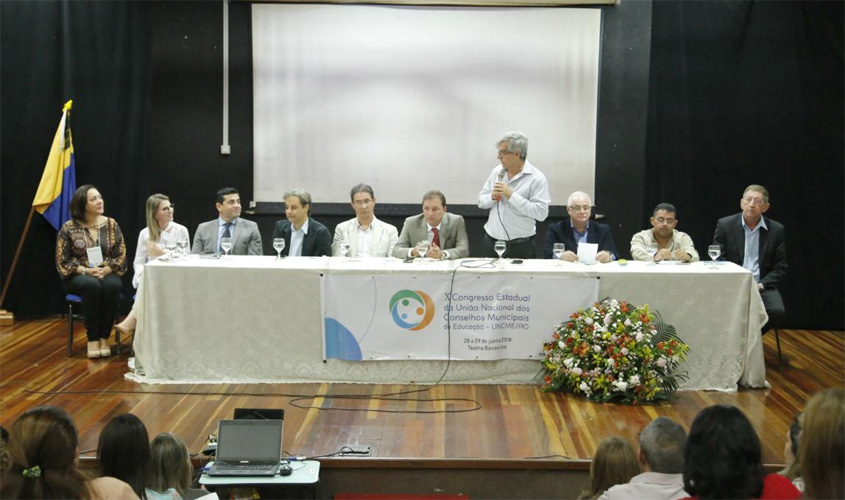 Prefeito participa da abertura do X Congresso dos Conselhos Municipais de Educação na capital