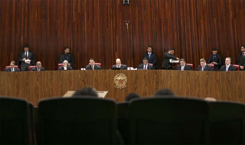 TSE retoma julgamento que pode levar à inelegibilidade de Bolsonaro