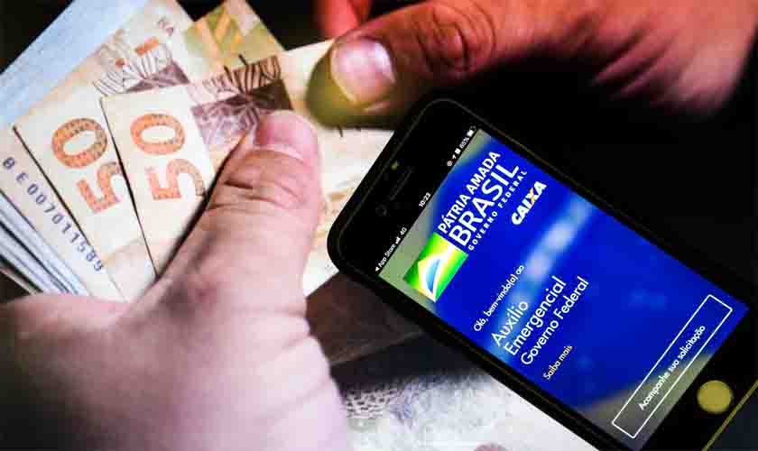 Caixa paga hoje auxílio emergencial a nascidos em novembro