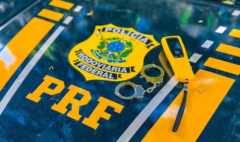 PRF prende sete motoristas por embriaguez ao volante em menos de 48 horas