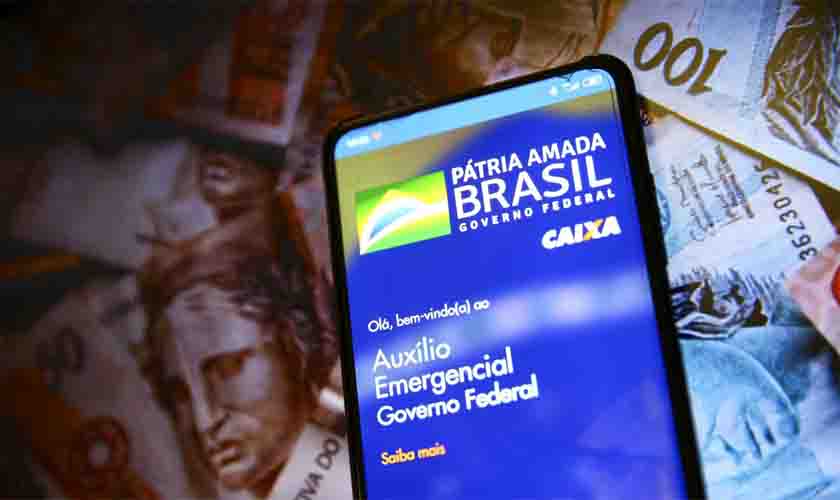 Caixa paga neste domingo auxílio emergencial a nascidos em novembro