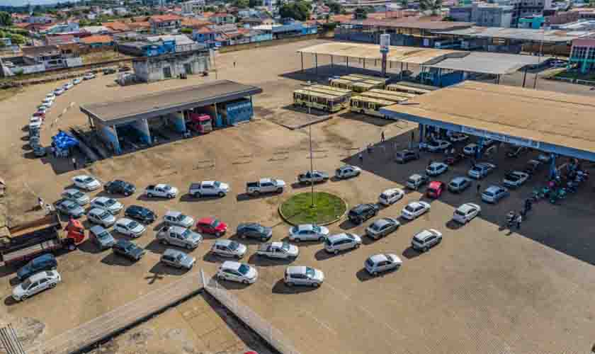 Mais de seis mil pessoas foram vacinadas contra covid-19 durante drive-thru 