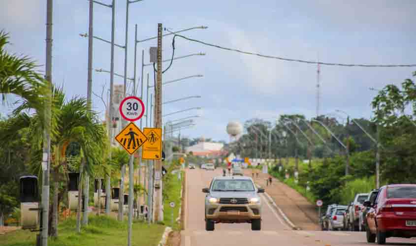 Licenciamento anual de veículos com placa final 8 encerra nesta sexta-feira, 30