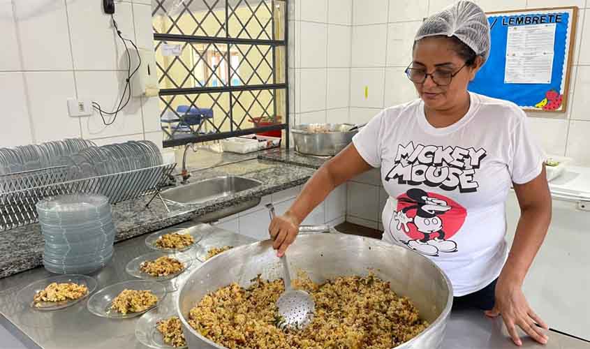 Alimentação escolar reforçada transforma rotina e aprendizado de alunos da Escola Ermelindo Monteiro Brasil