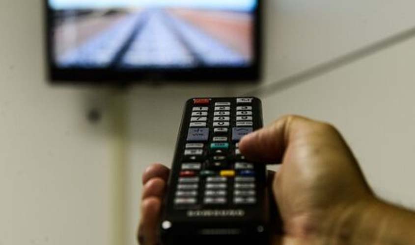 Empresas de TV por assinatura são notificadas para esclarecer cobranças