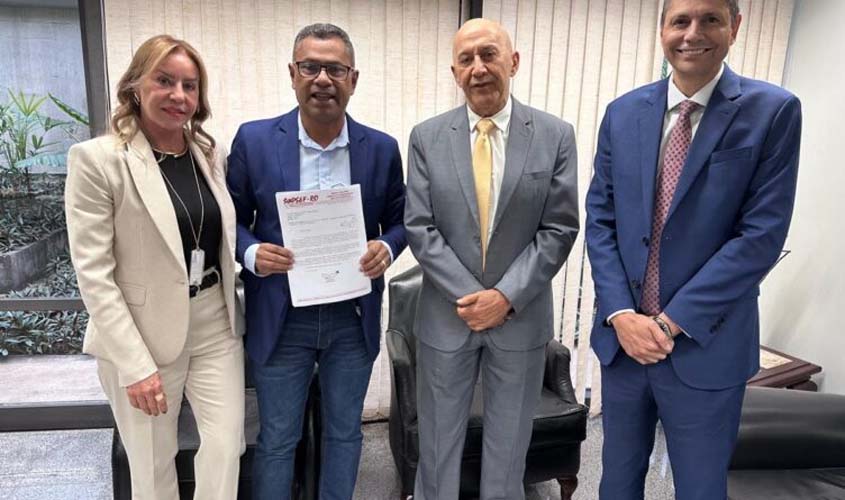 SINDSEF/RO busca apoio de Confúcio Moura para Dedicação Exclusiva