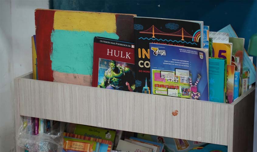 Projeto 'Leitura que Transforma' distribui livros a crianças