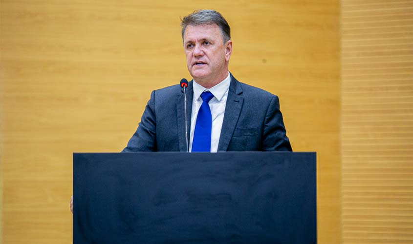 Luizinho Goebel solicita melhorias na Escola Inácio de Castro