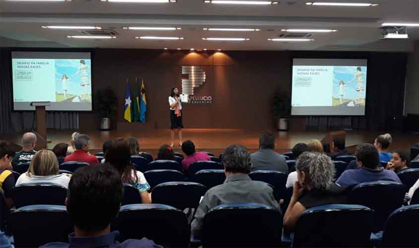 Último encontro da Escola da Inteligência de 2018 leva famílias a refletirem sobre os sentimentos de raiva e amor