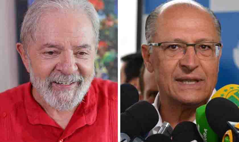 Alckmin sinaliza a sindicalistas que aceita ser vice de Lula caso receba o convite