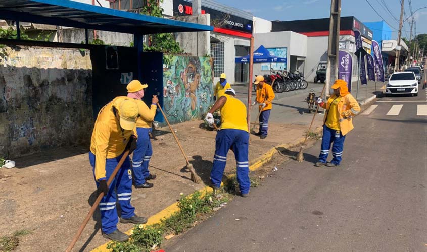 Prefeitura realiza mutirões de limpeza em toda a cidade