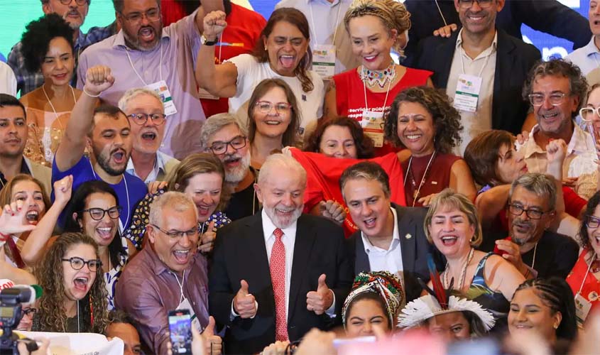 Lula: construção coletiva do novo PNE é conquista da democracia