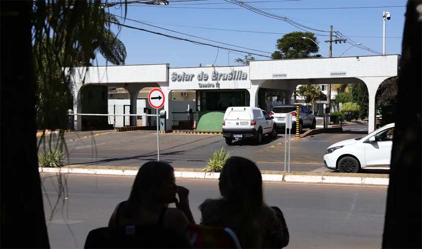 Bolsonaro tem 24h para explicar fala de Eduardo sobre vídeo