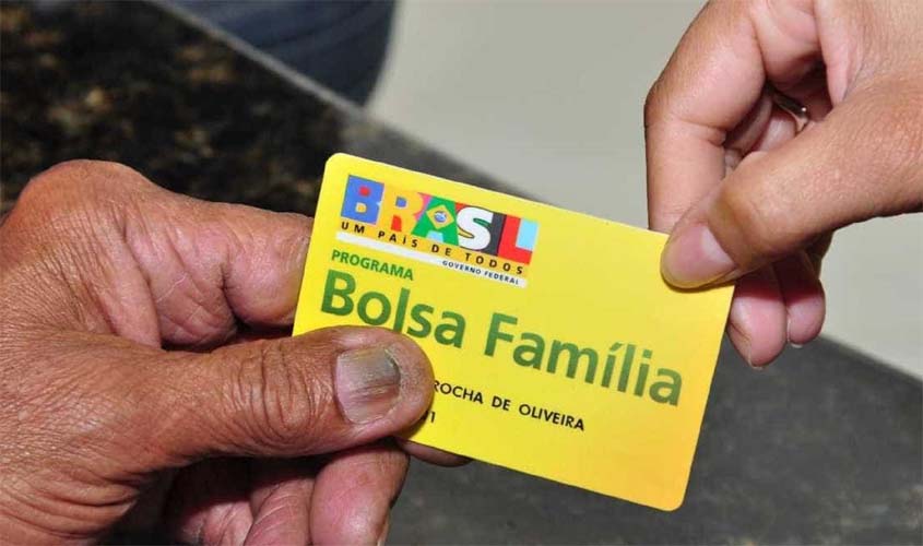 Aumento no Bolsa Família deve ser anunciado nesta terça-feira