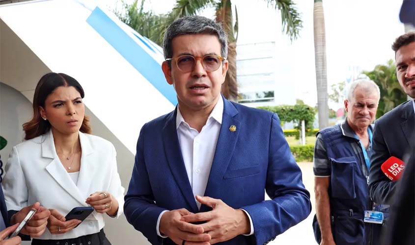 Randolfe diz que governo deve indicar outro nome ao STF