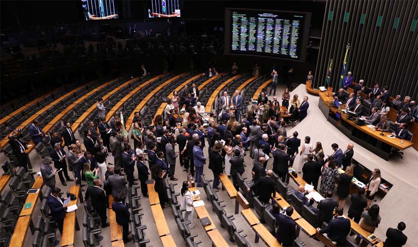 8/1: Congresso derruba veto ao PL da Dosimetria e beneficia condenados