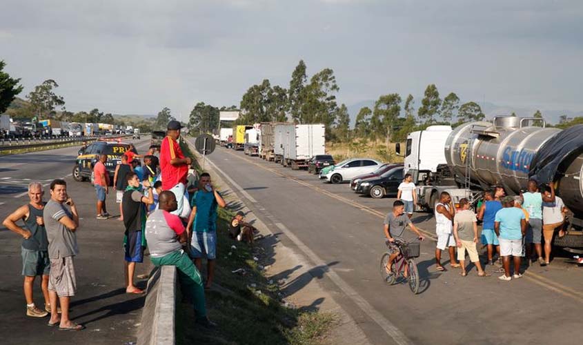 AGU cobra R$ 141 milhões de transportadoras que descumpriram decisão