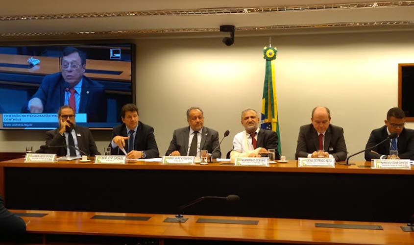 Deputado Luiz Cláudio discute dívida do Beron em audiência na Câmara