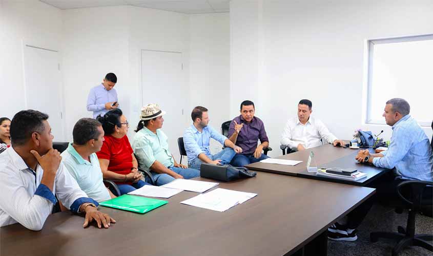 Alex Silva marca reunião para resolver demandas de bairros da Capital