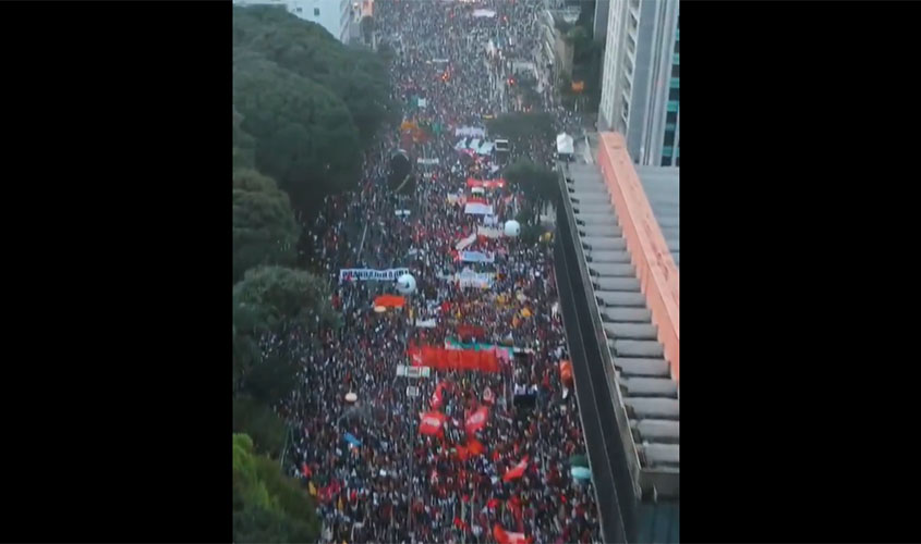 Imagens aéreas mostram que o ato 'Fora Bolsonaro' na Paulista foi gigantesco (vídeos)