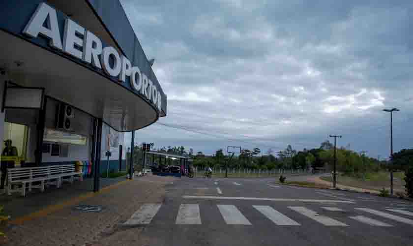 DER executa obra de recapeamento da RO-480 que dá acesso ao Aeroporto José Coleto