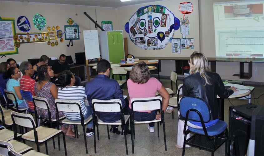 Governo publica convocação para contratação temporária de professores e analistas técnicos para atuarem em escolas