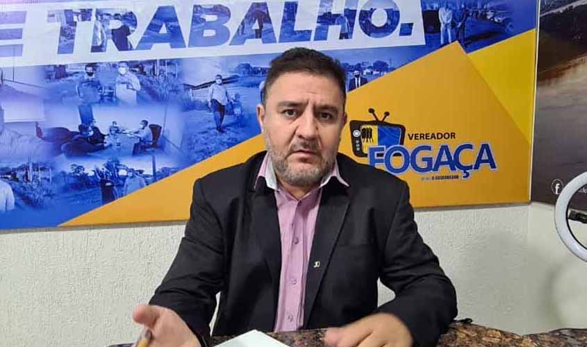 Vereador Everaldo Fogaça solicita mutirão de limpeza e troca de lâmpadas na Praça do Cohab