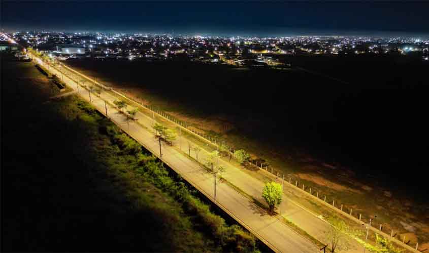 Prefeitura entrega primeira etapa da iluminação da avenida Guaporé, em Porto Velho