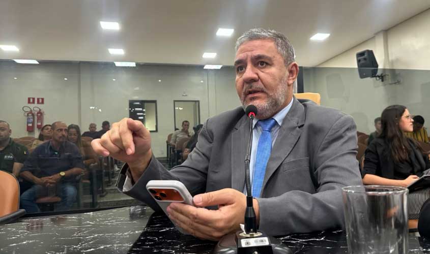 Everaldo Fogaça vota a favor de projeto que garante segurança jurídica aos feirantes da Décima Avenida