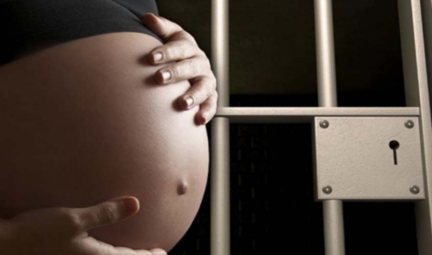 Projeto regulamenta prisão domiciliar para gestantes e mães de crianças