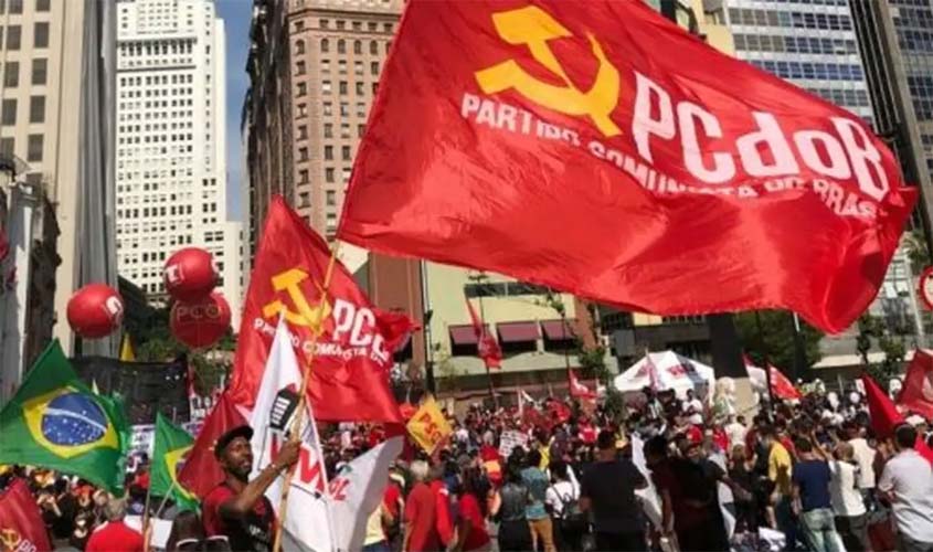 PCdoB oficializa apoio à candidatura de Lula