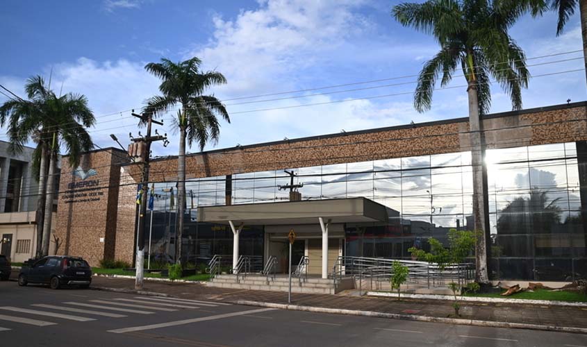 Pós-doutorado na Itália fortalece gestão da Emeron