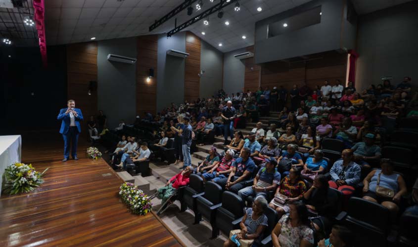 Prefeitura de Porto Velho entrega títulos de imóveis durante a Semana Nacional de Regularização Fundiária