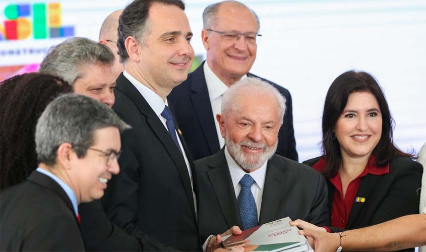 Erraremos menos na gestão do país ouvindo o que o povo pensa, diz Lula