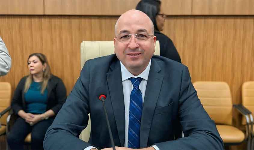 Gedeão Negreiros critica falta de respostas aos vereadores e promete convocar secretários