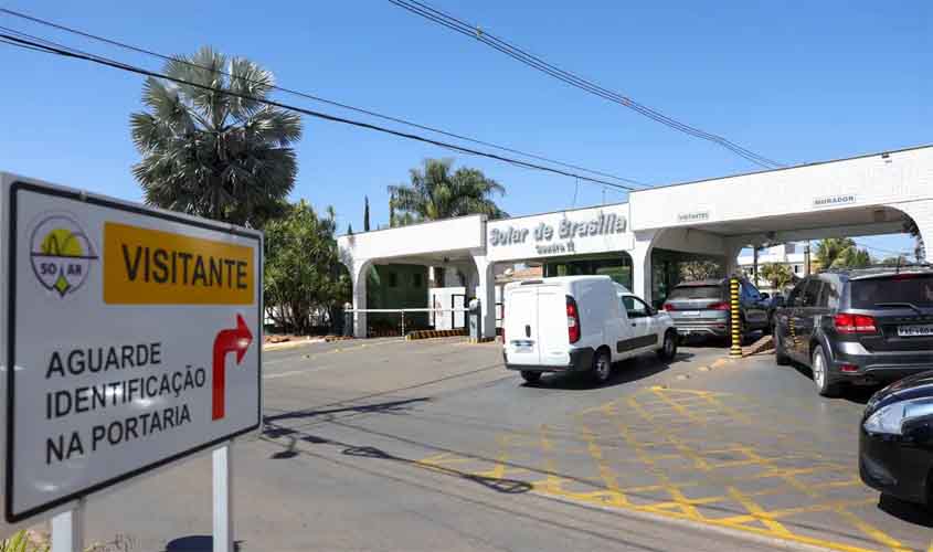 Moraes manda vistoriar carros e área externa da casa de Bolsonaro