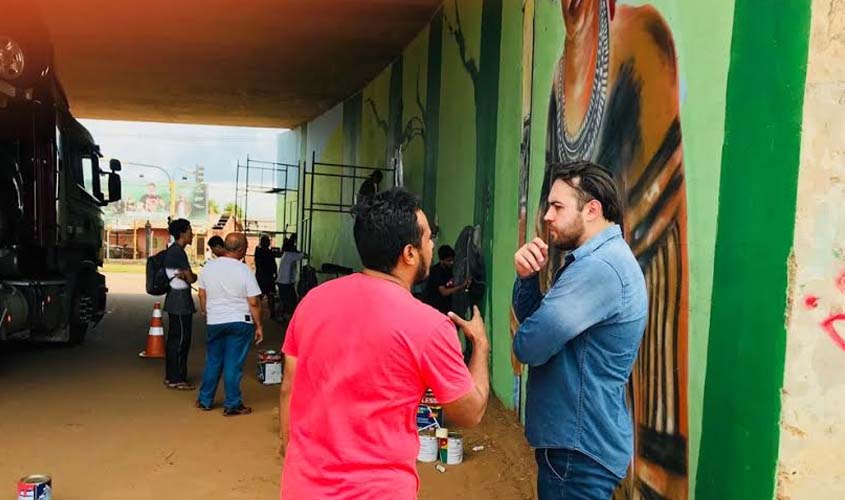Márcio Oliveira elogia grafiteiros que imprimiram arte visual nos viadutos em Porto Velho
