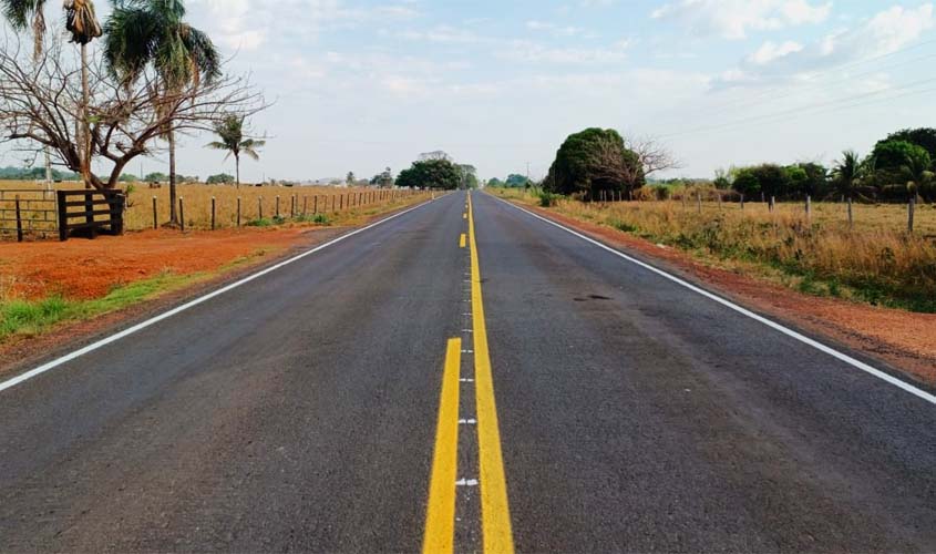 Governo de RO melhora trecho entre Cerejeiras e Corumbiara
