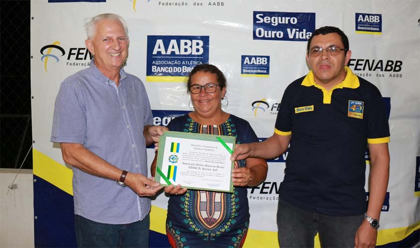 Deputado Airton entrega Moção de Louvor para a AABB de Ji-Paraná