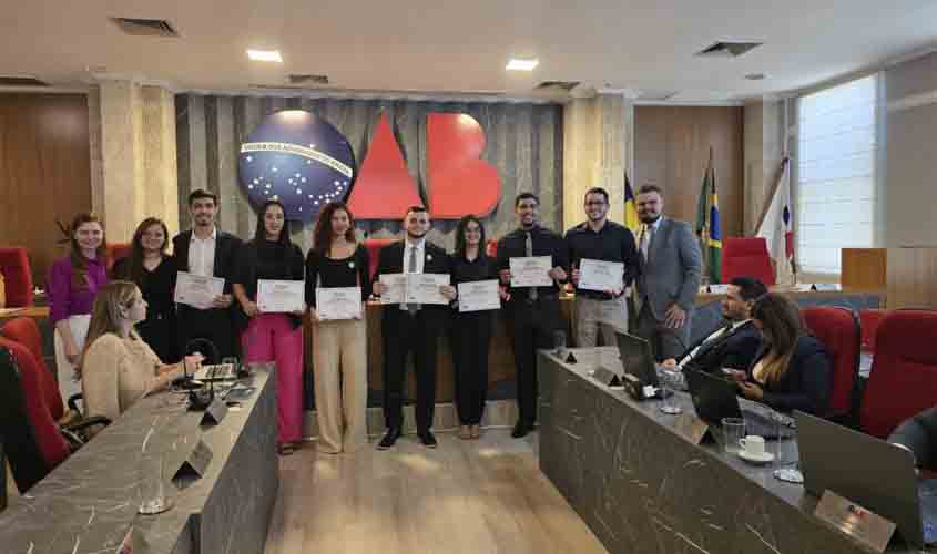 Vencedores do II Moot de Processo Civil recebem certificação durante Conselho Seccional