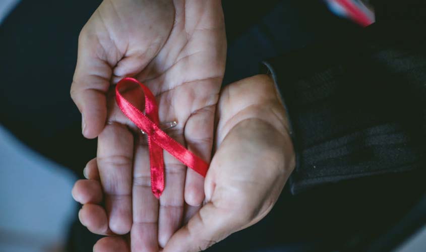 Mês de combate ao HIV reforça a necessidade de realizar a testagem periodicamente