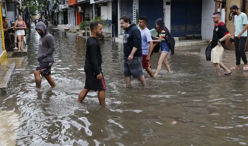 Último fim de semana do ano terá chuvas em grande parte do país