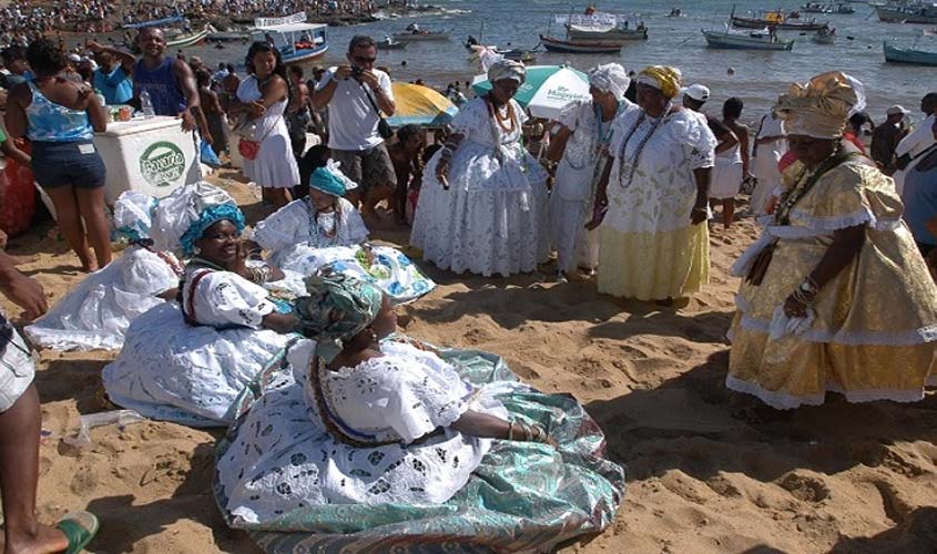 Fevereiro chega com Salvador em festa